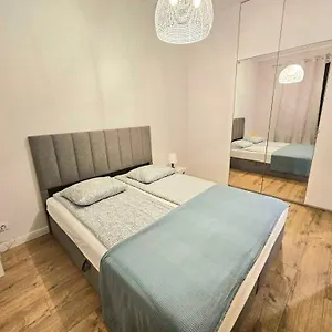  Apartament First -- żoliborz 4